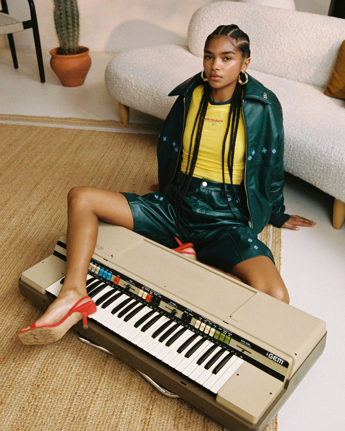 woman [Model is 173cm/5'8 wearing size S]