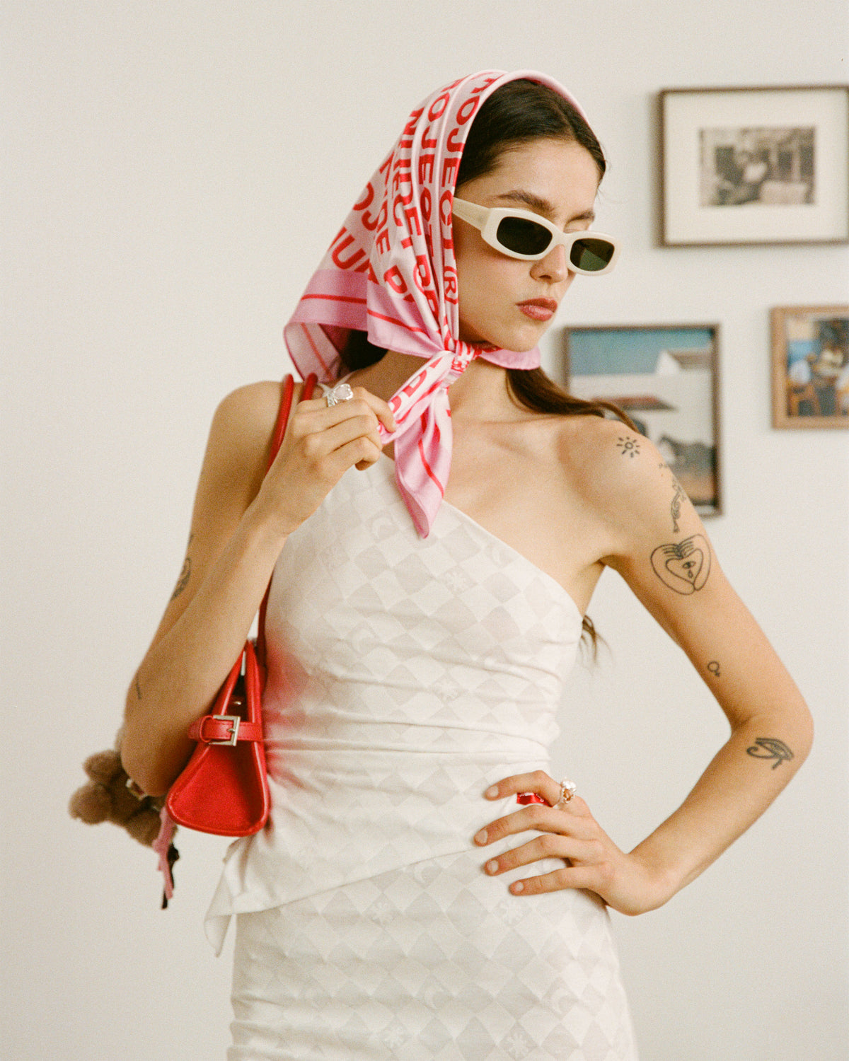 Woman [Model is 173cm/5’67” wearing size S]