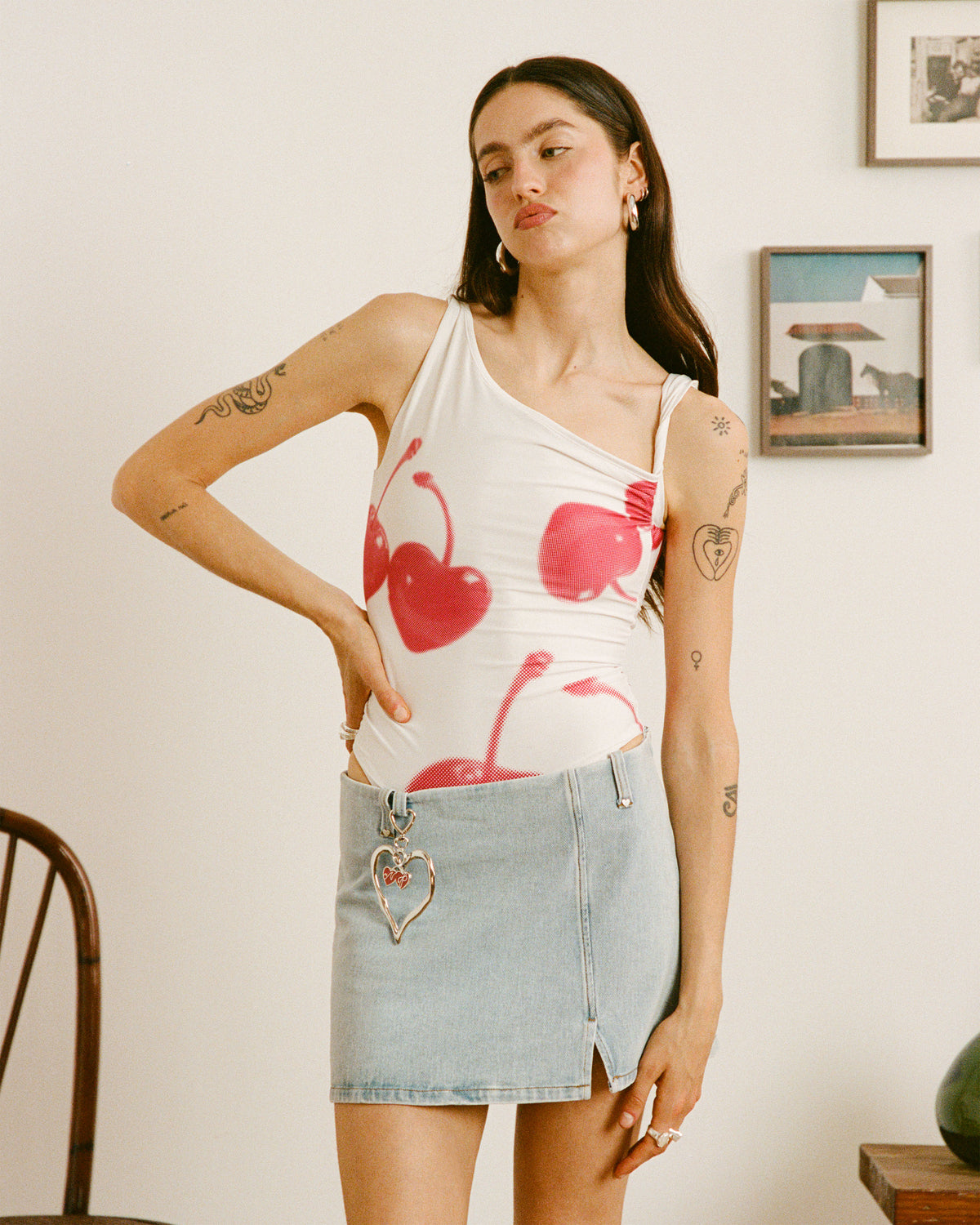 Woman [Model is 173cm/5’67” wearing size S]