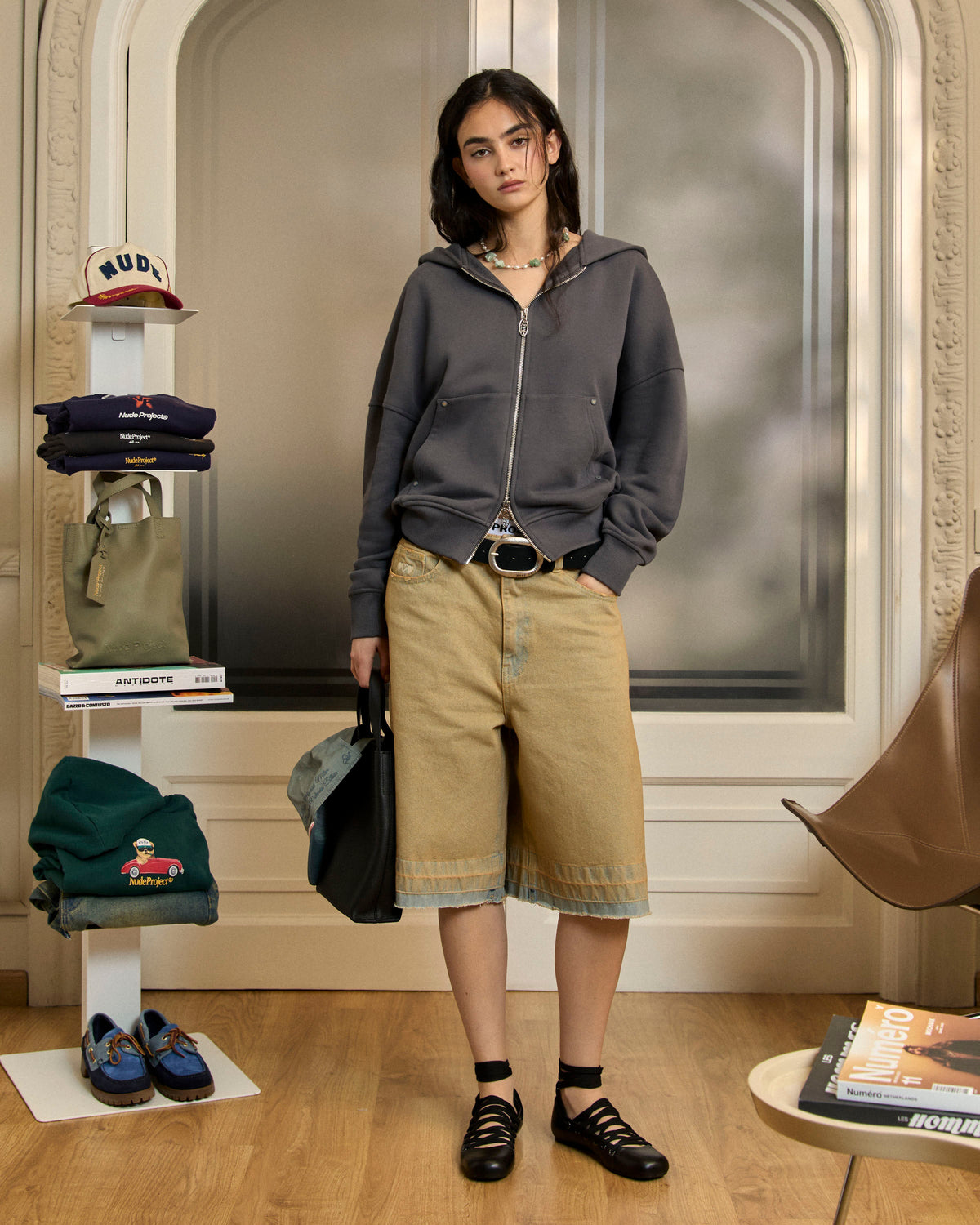 woman [Model is 175cm/5'9" wearing size M]