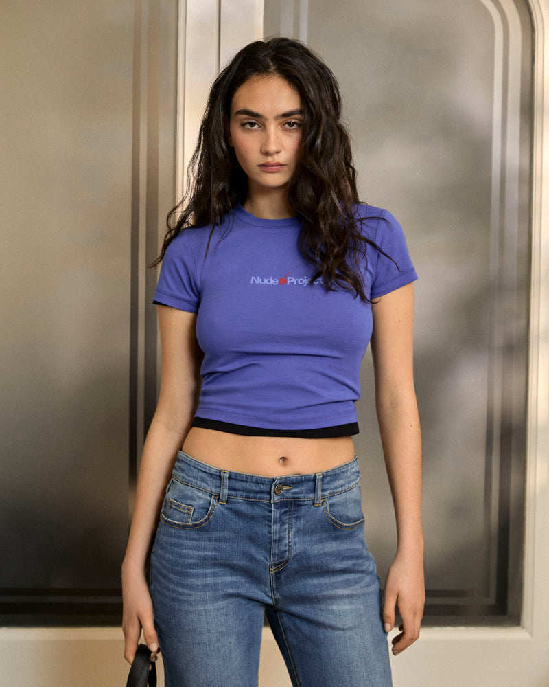 woman [Woman model is 175cm/5'9" wearing size M]