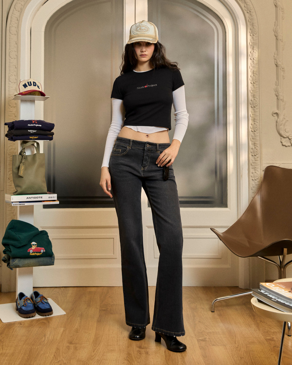 woman [Woman model is 175cm/5'9" wearing size M]