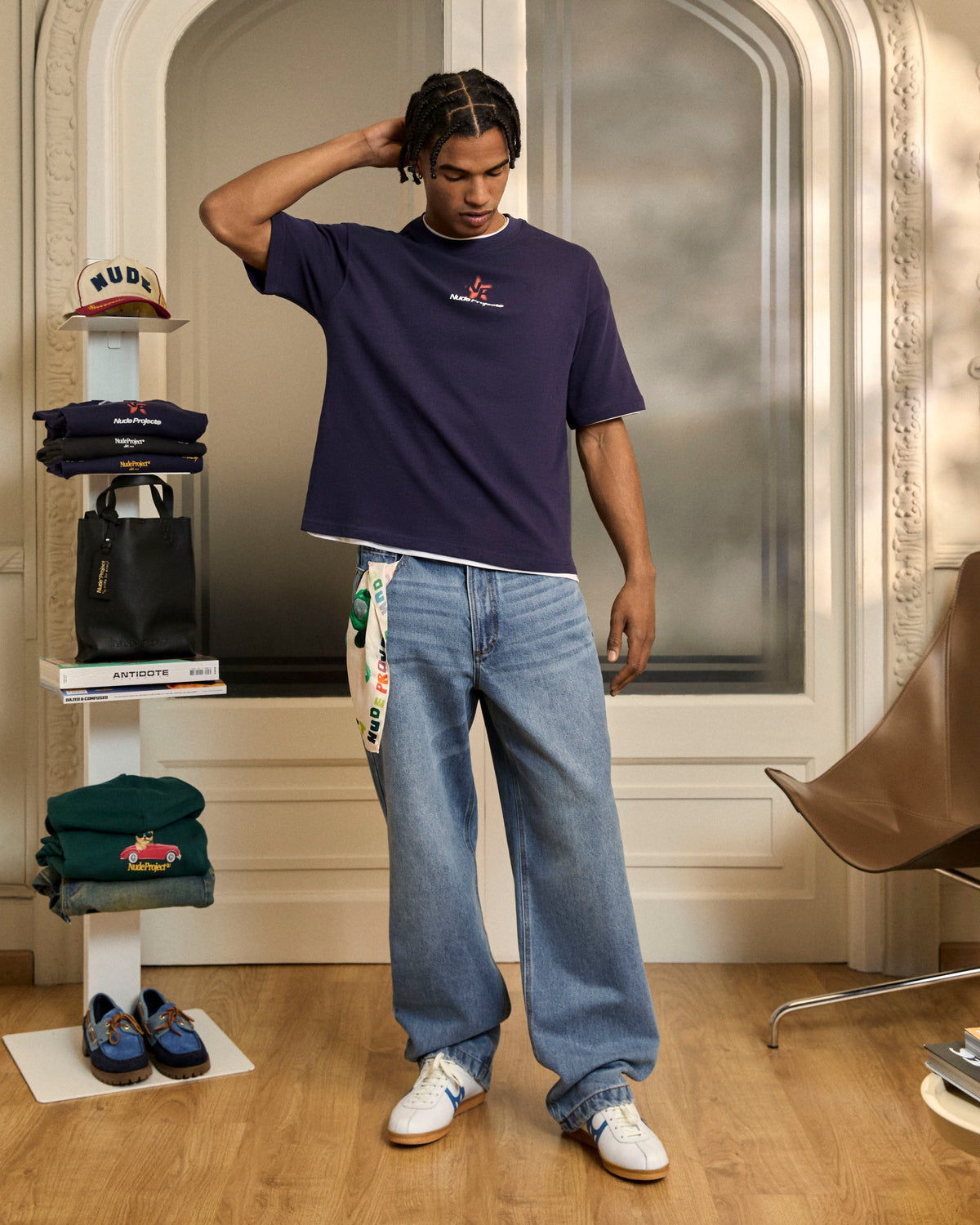 man [Model is 180cm/5'11" wearing size L]