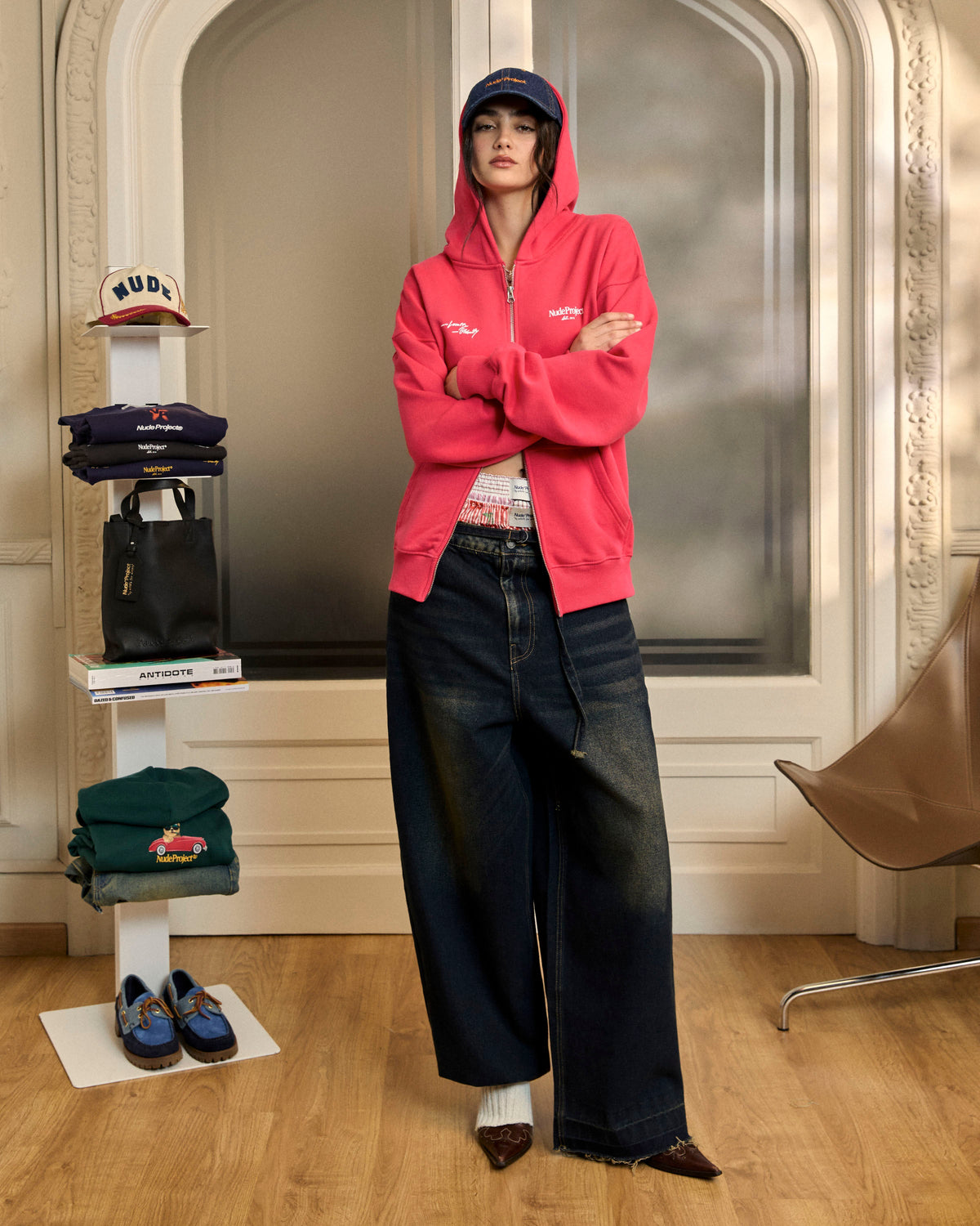 WOMAN [Model is 175cm/5'9" wearing size M]