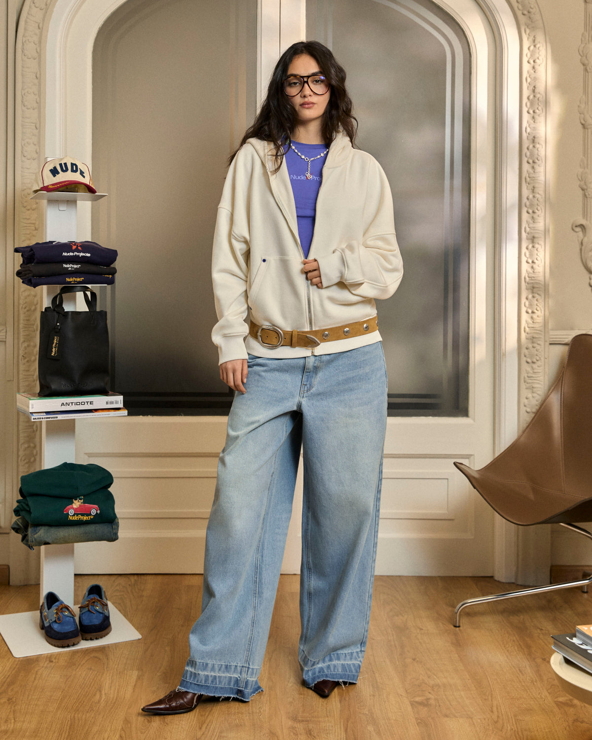 woman [Model is 175cm/5'9" wearing size M]