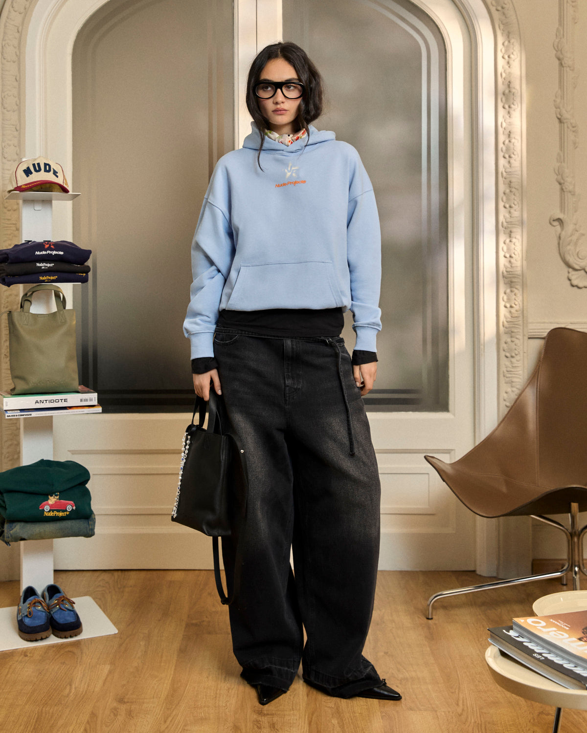 woman [Model is 175cm/5'9" wearing size M]