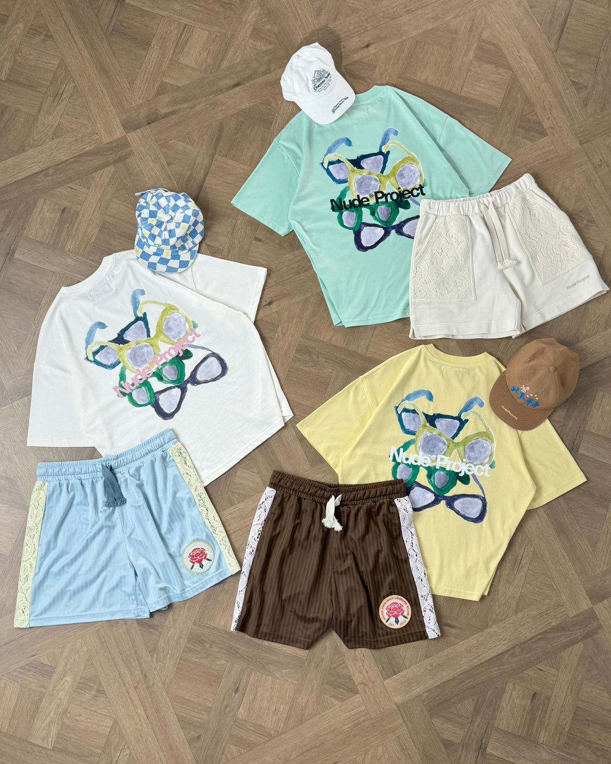 Sunglasses Tee Pale Green