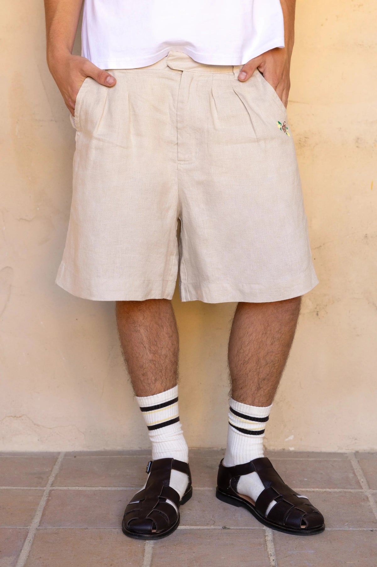 MAN [Model is 181cm / 5'11" wearing size 42]