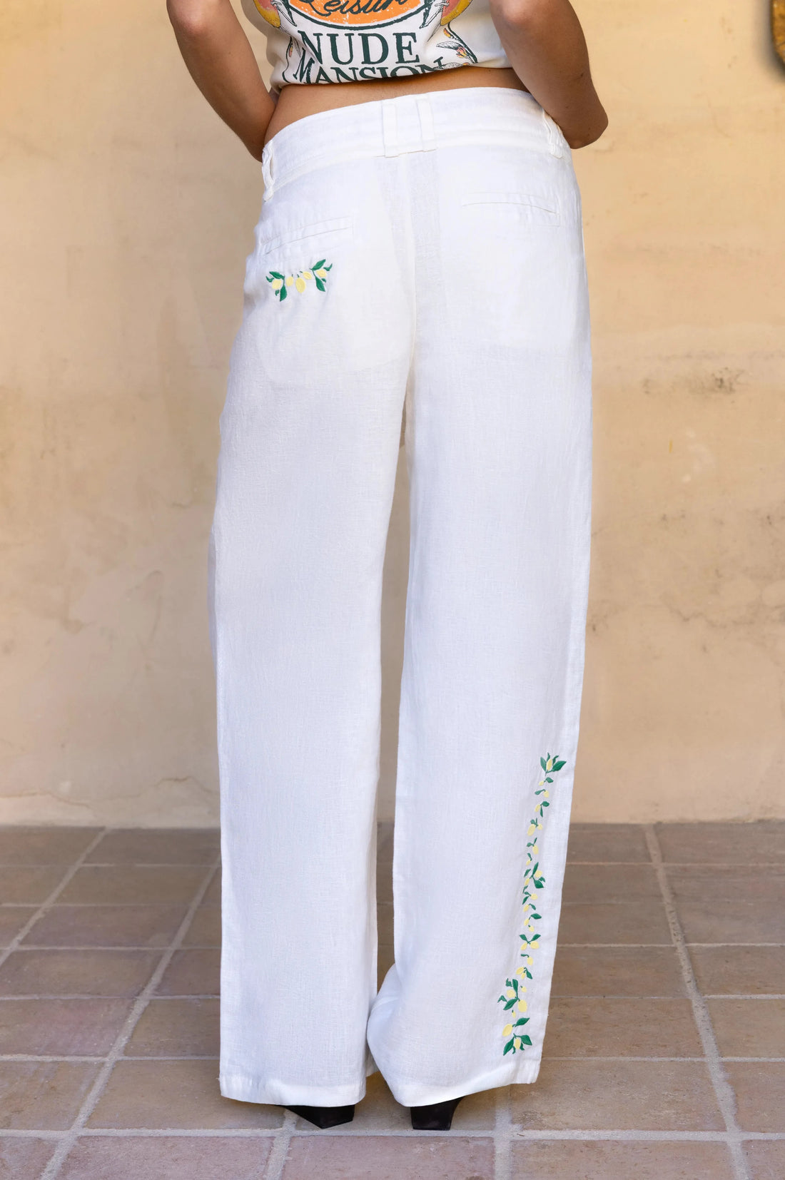 WOMAN [Model is 171cm / 5'7" wearing size 36]