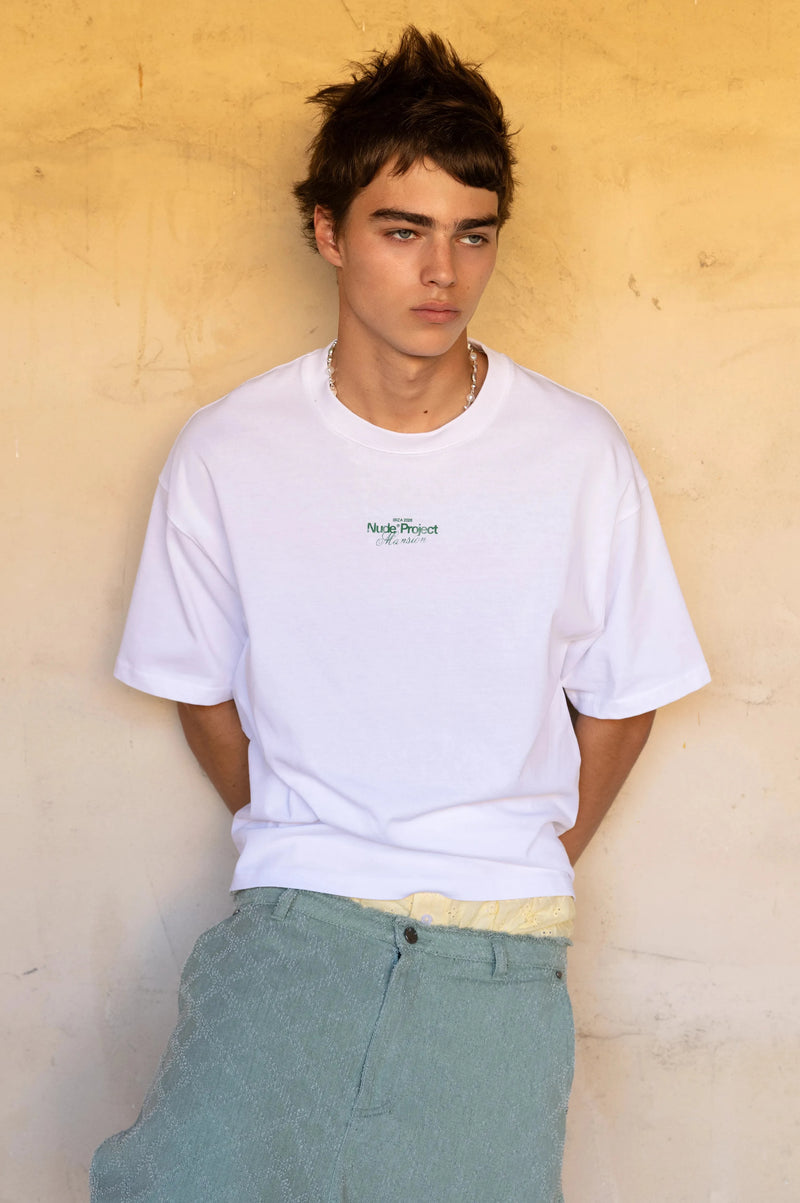 MAN [Model is 181cm / 5'11" wearing size M]