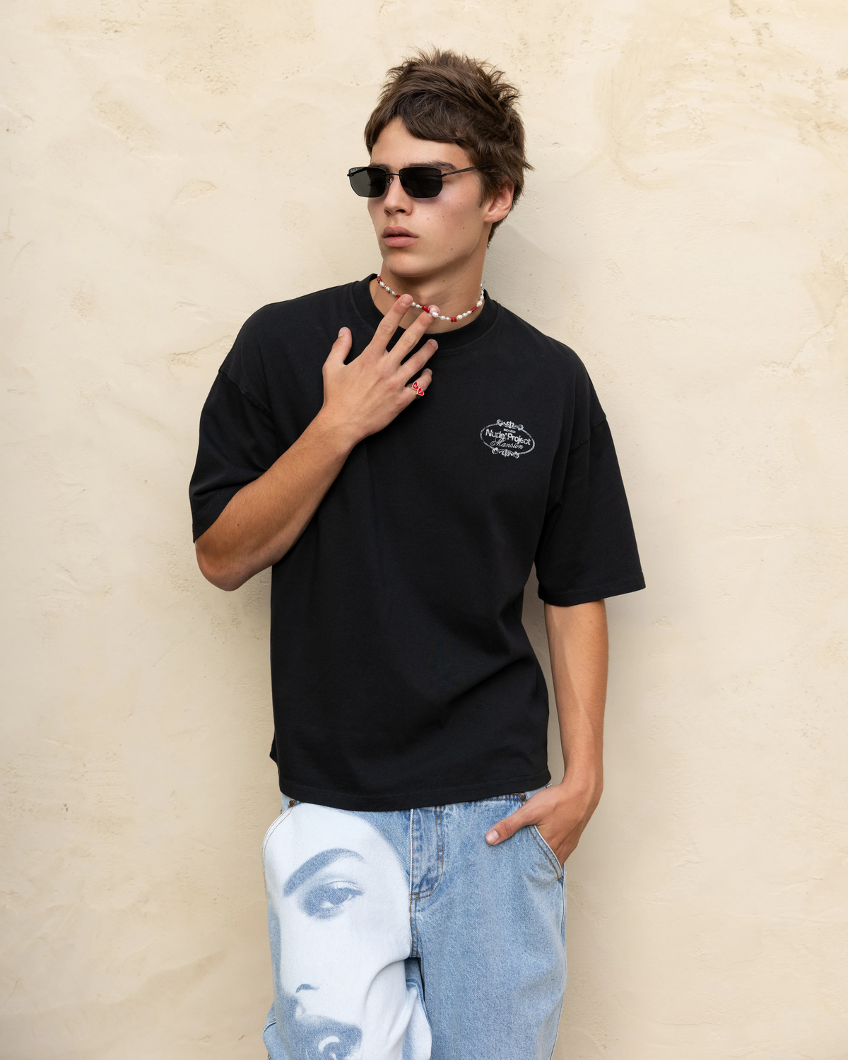 MAN [Model is 181cm / 5'11" wearing size M]