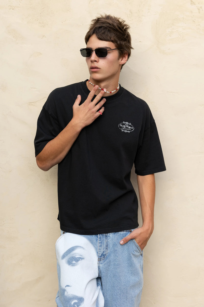MAN [Model is 181cm / 5'11" wearing size M]
