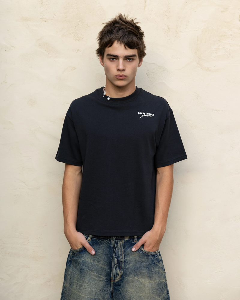 MAN [Model is 181cm / 5'11" wearing size M]
