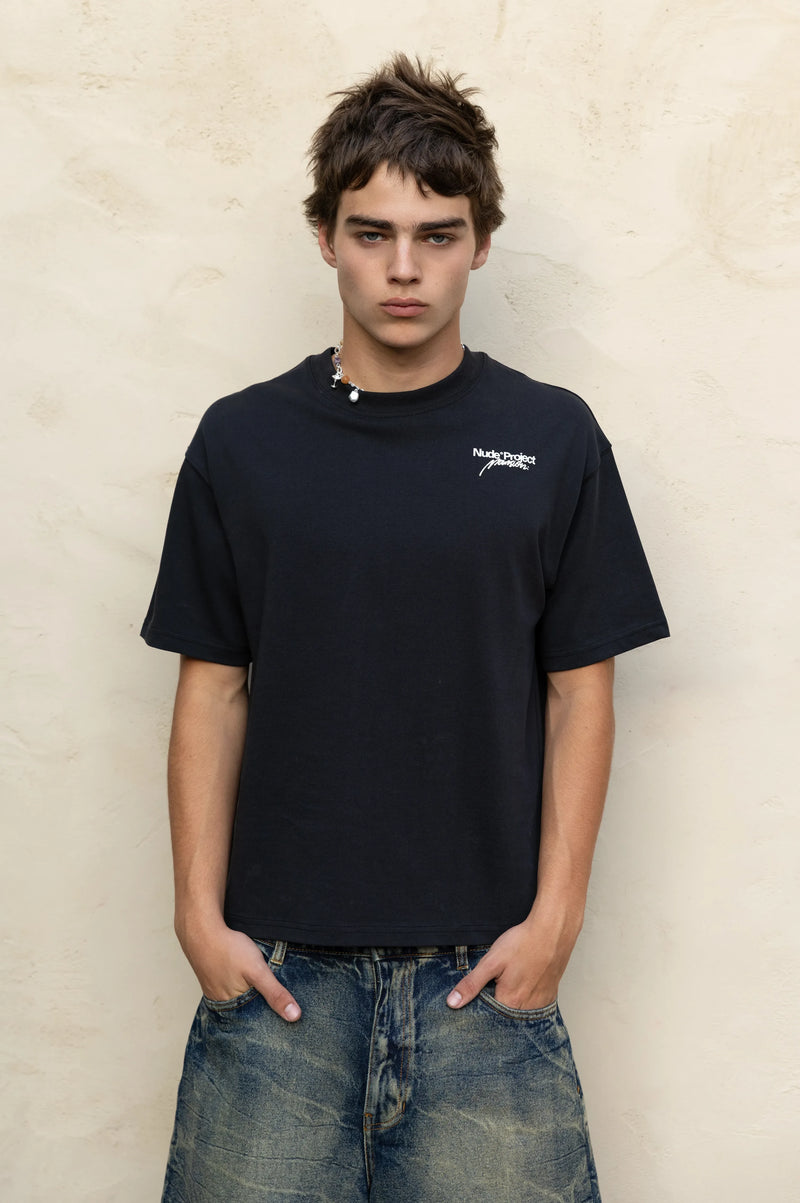 MAN [Model is 181cm / 5'11" wearing size M]