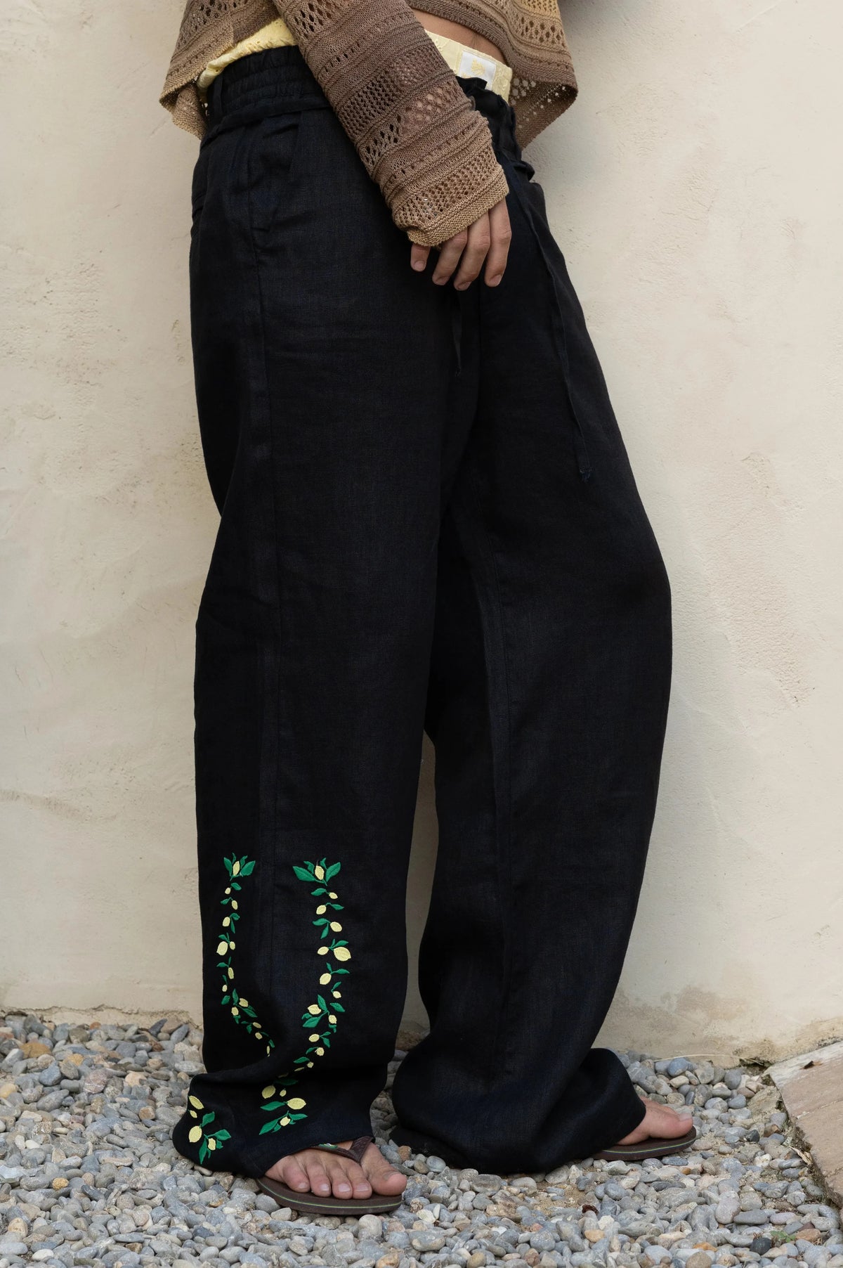 MAN [Model is 181cm / 5'11" wearing size 42]