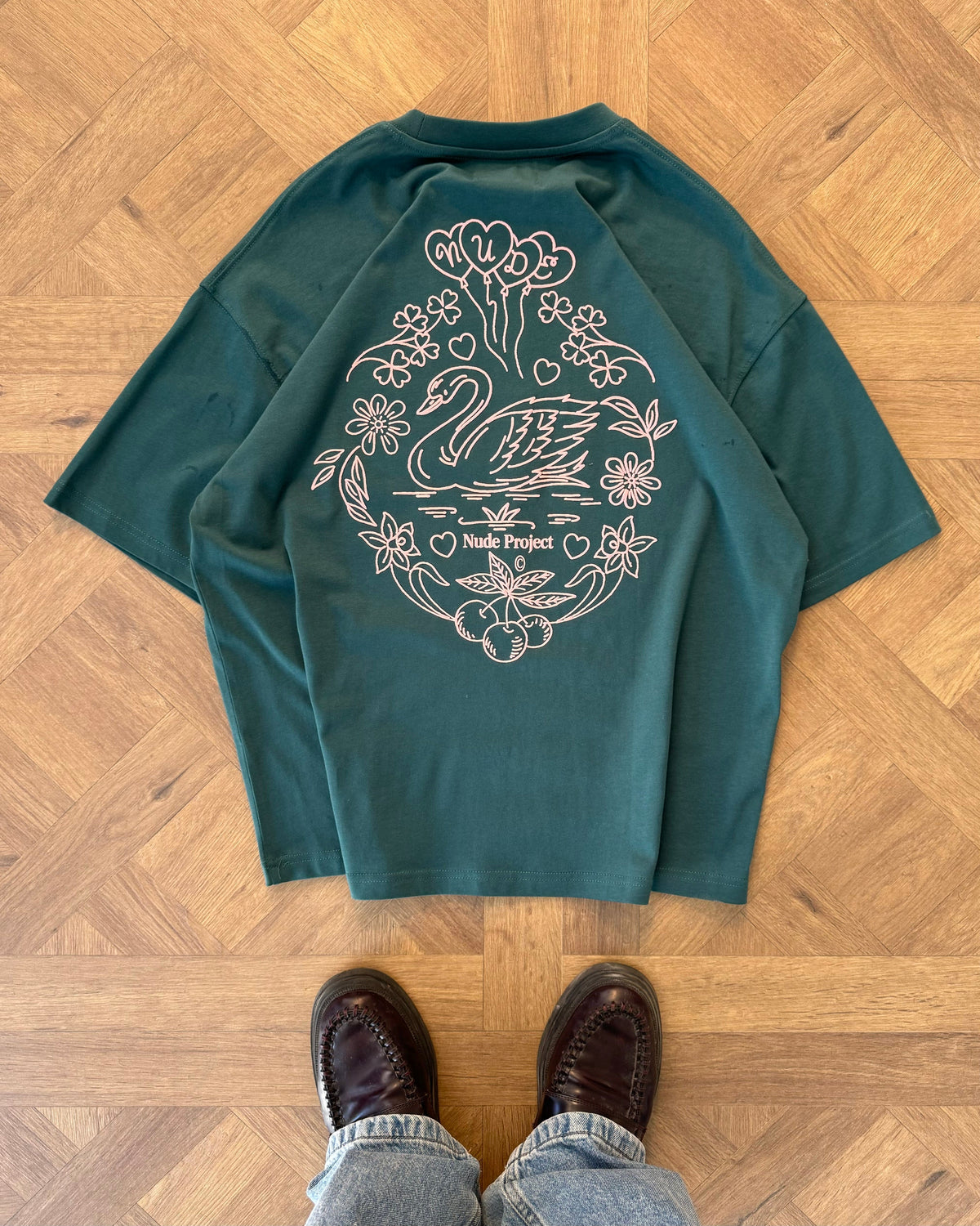 Swan Garden Tee Green