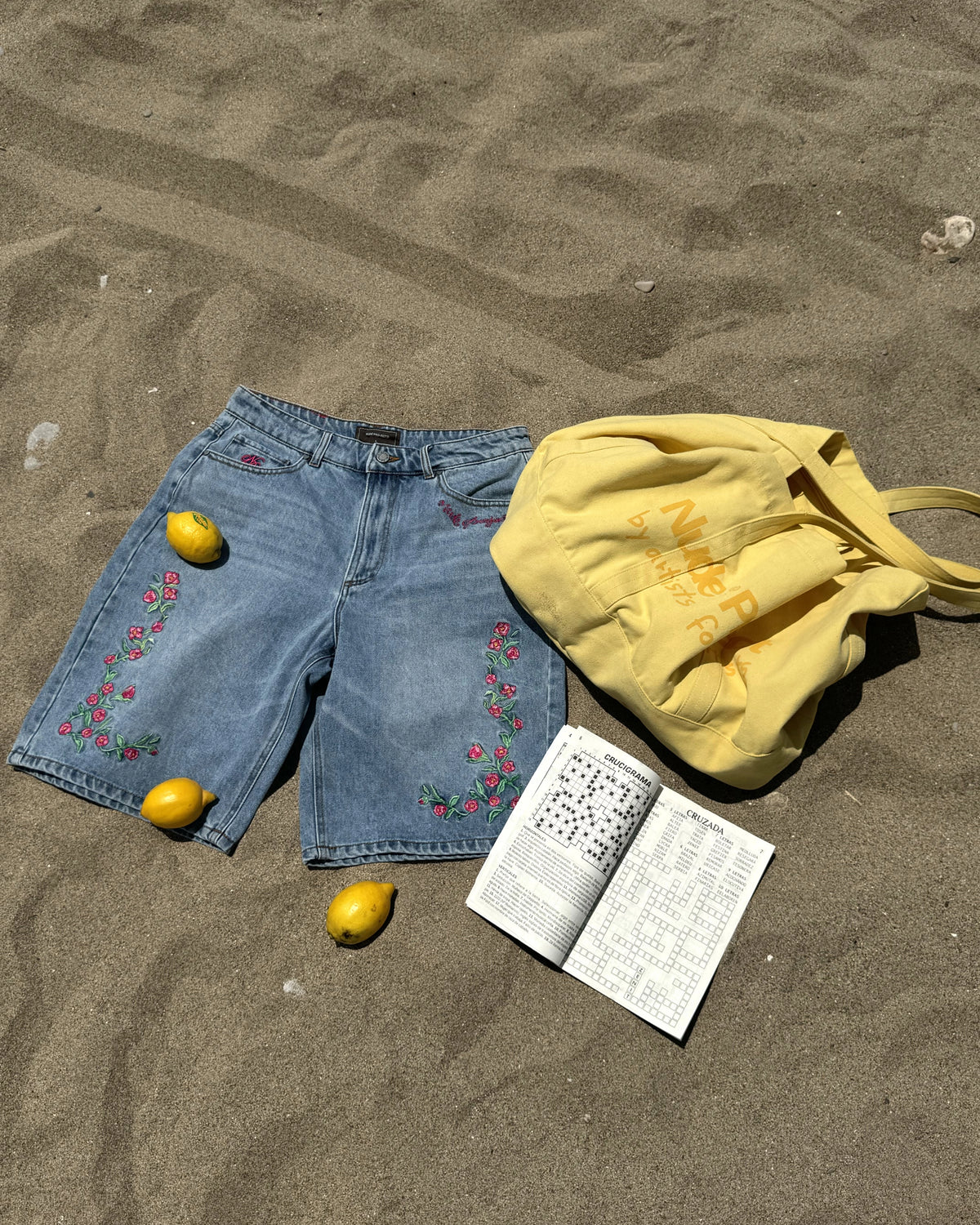 Pantalón Corto Denim Flowers