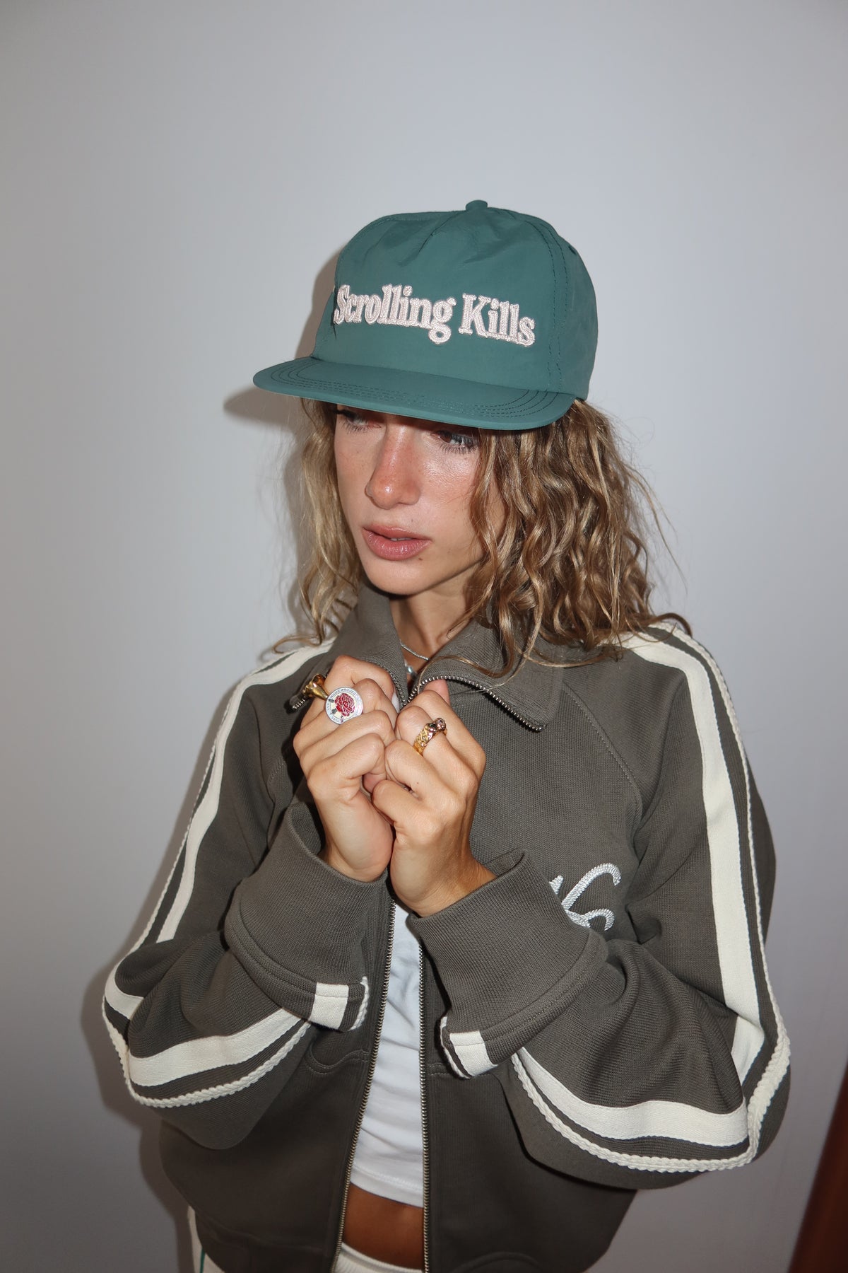Scrolling Cap