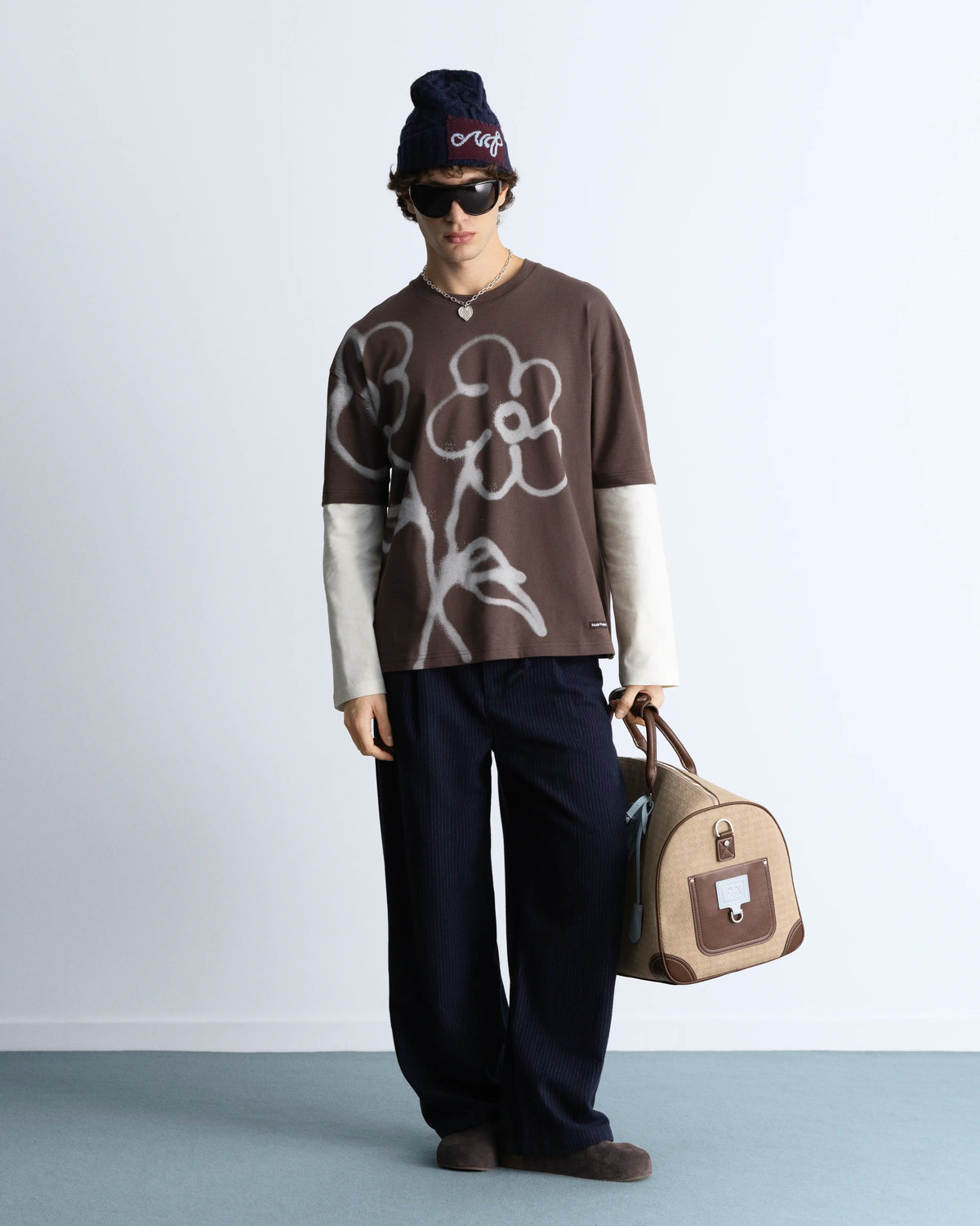 MAN [Model is 1.83 m / 6’0” wearing size L]