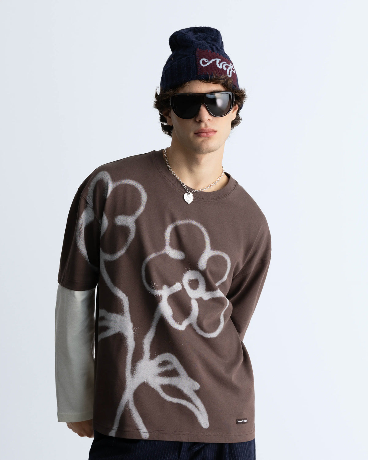 MAN [Model is 1.83 m / 6’0” wearing size L]