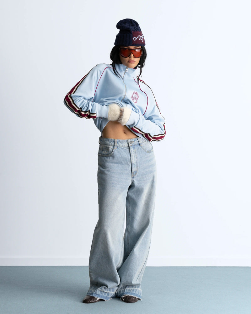 WOMAN [Model is 1.71 m / 5’7” wearing size M]