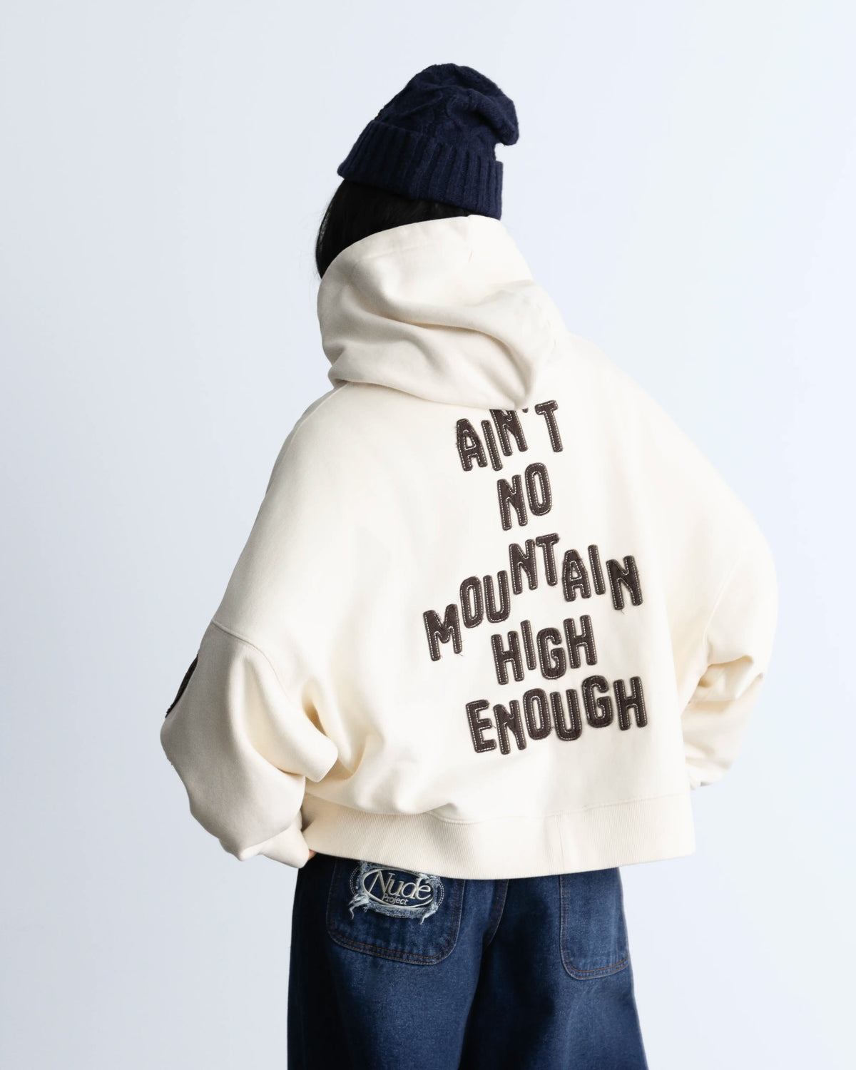 WOMAN [Model is 1.71 m / 5’7” wearing size M]