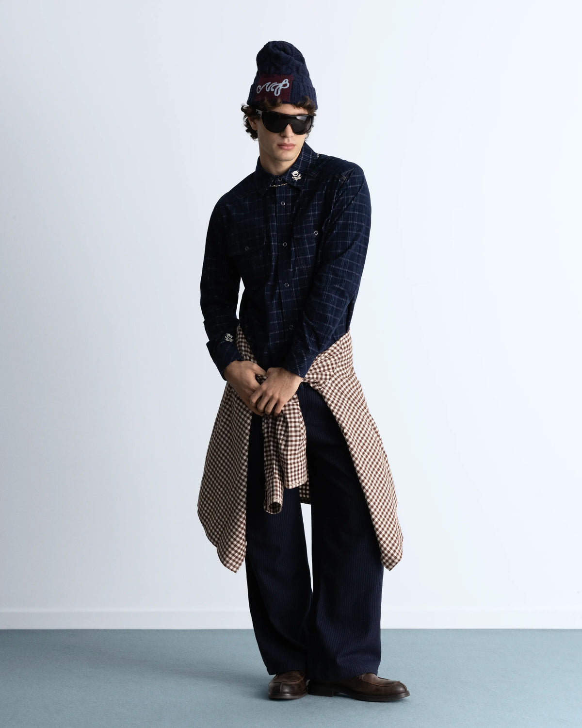 MAN [Model is 1.83 m / 6’0” wearing size M]