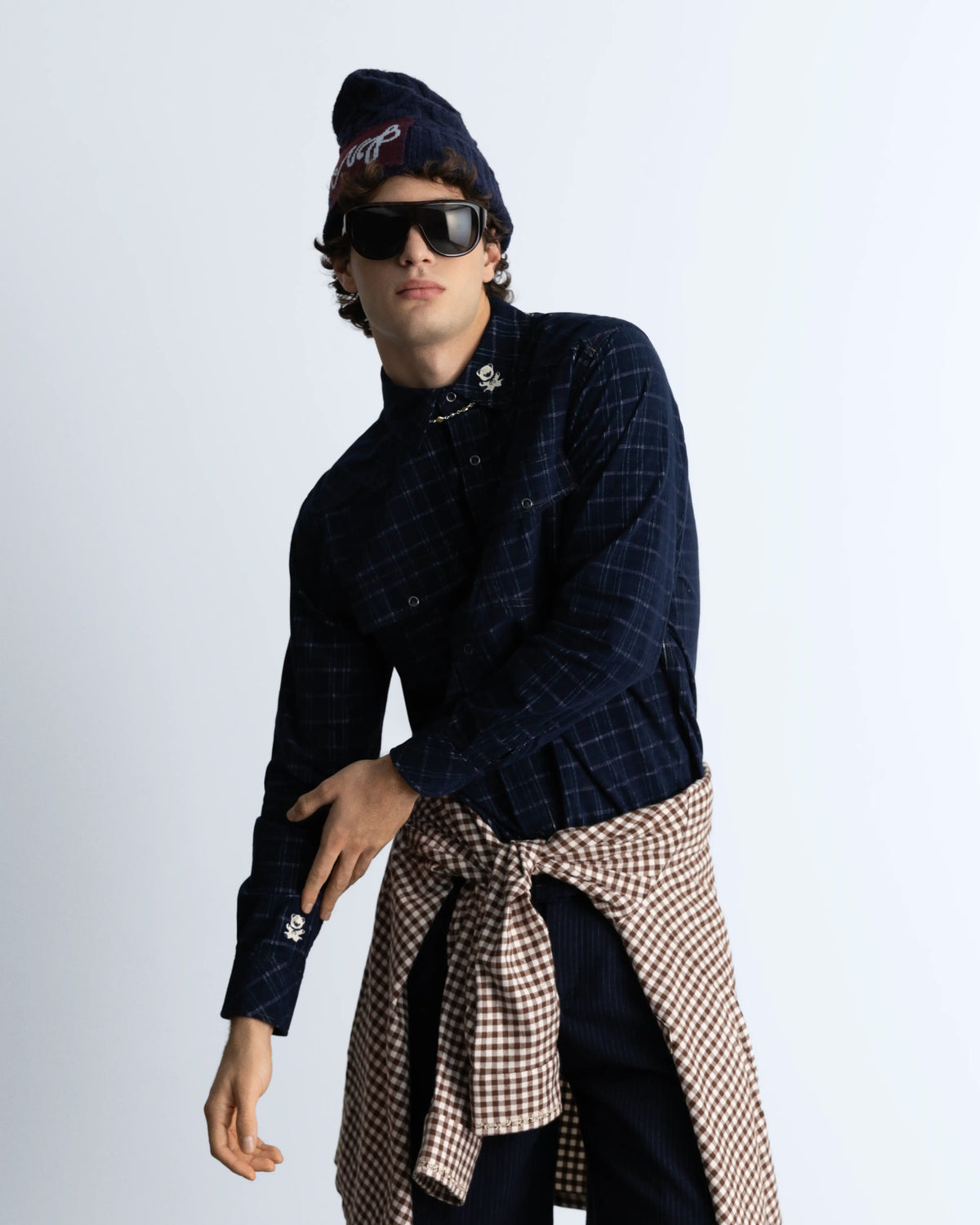 MAN [Model is 1.83 m / 6’0” wearing size M]