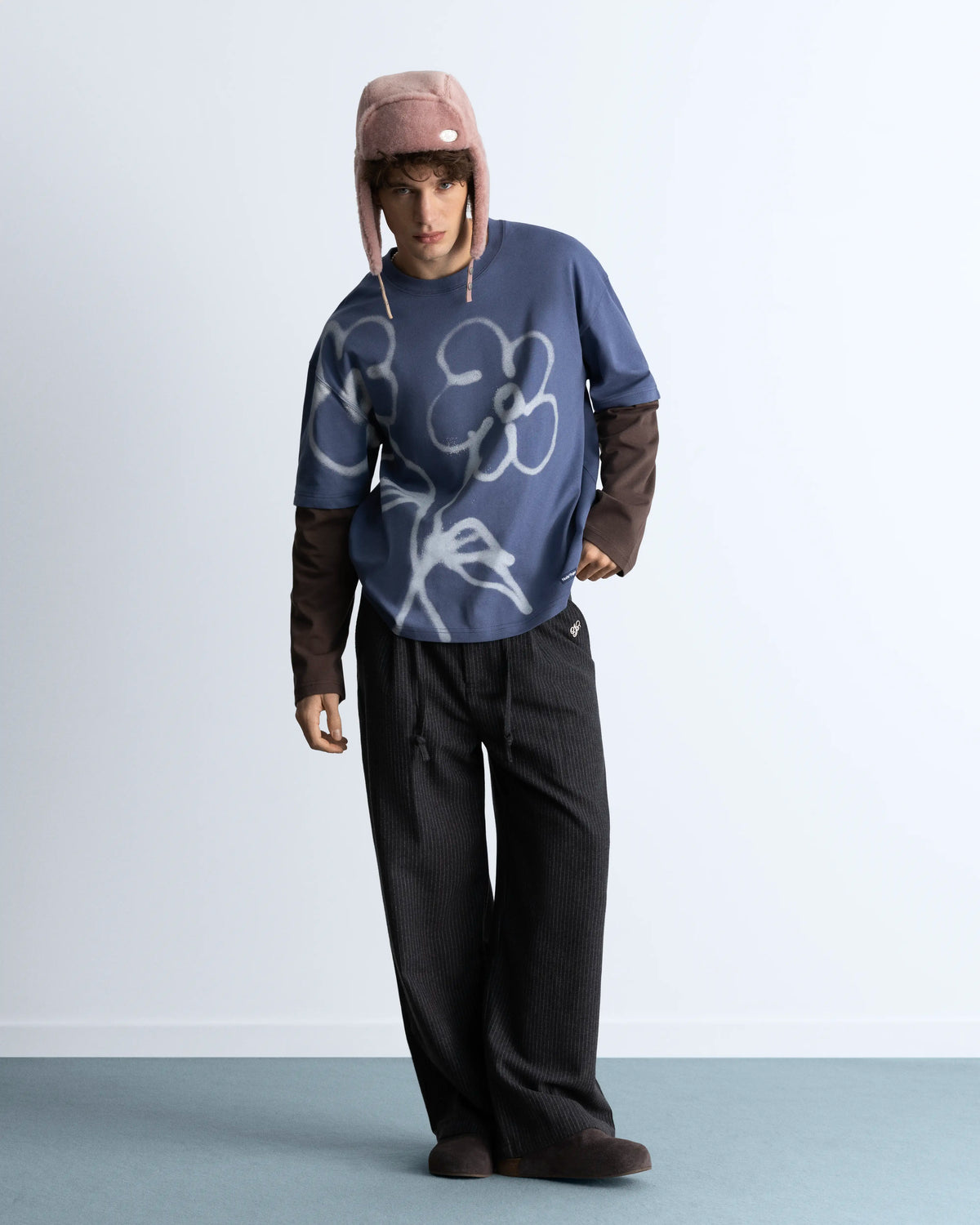 MAN [Model is 1.83 m / 6’0” wearing size L]