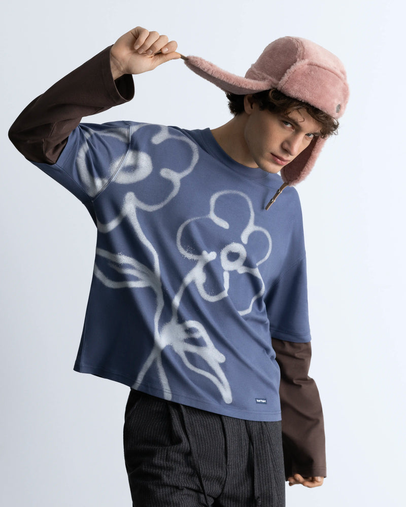 MAN [Model is 1.83 m / 6’0” wearing size L]