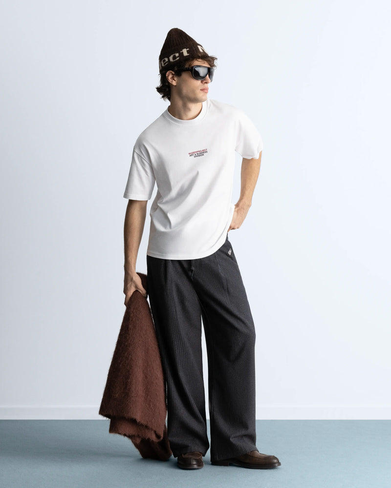 MAN [Model is 1.83 m / 6’0” wearing size M]