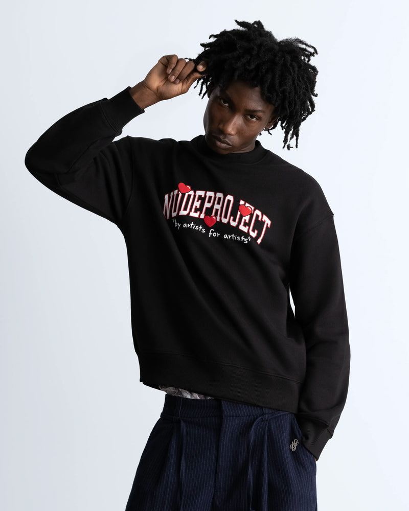 MAN [Model is 1.89 m / 6’2” wearing size M]