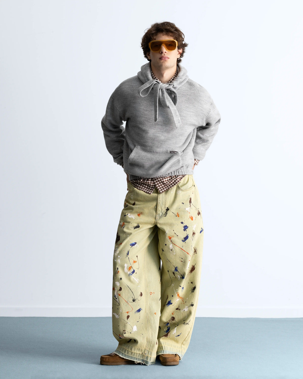 MAN [Model is 1.83 m / 6’0” wearing size M]