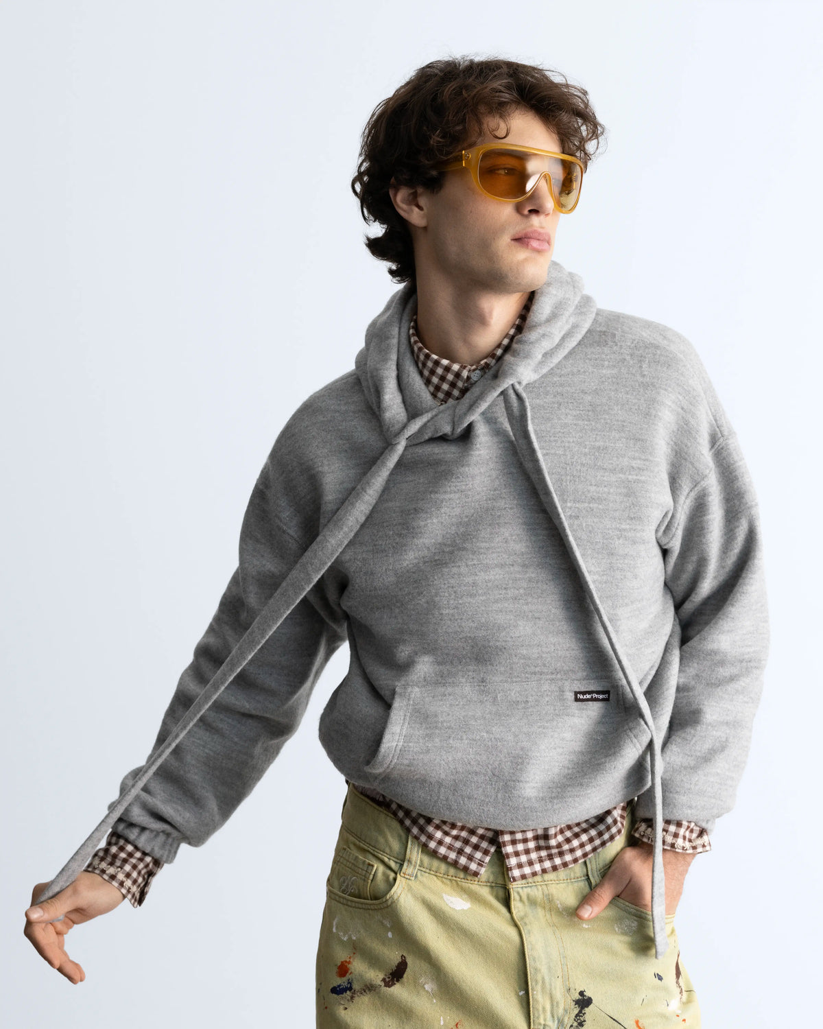 MAN [Model is 1.83 m / 6’0” wearing size M]