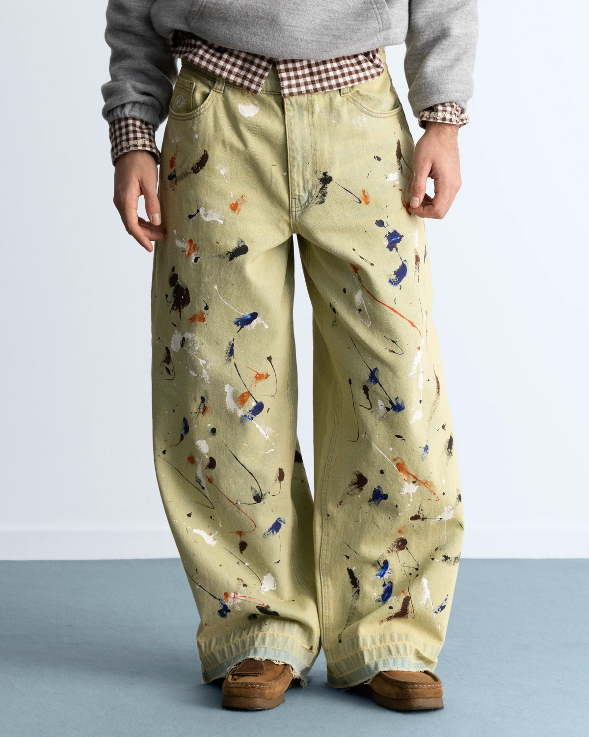 MAN [Model is 1.83 m / 6’0” wearing size M]