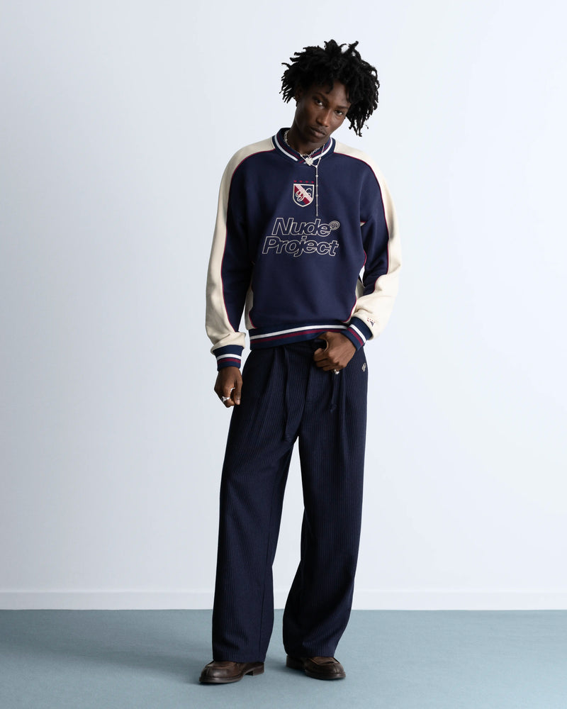 MAN [Model is 1.89 m / 6’2” wearing size M]