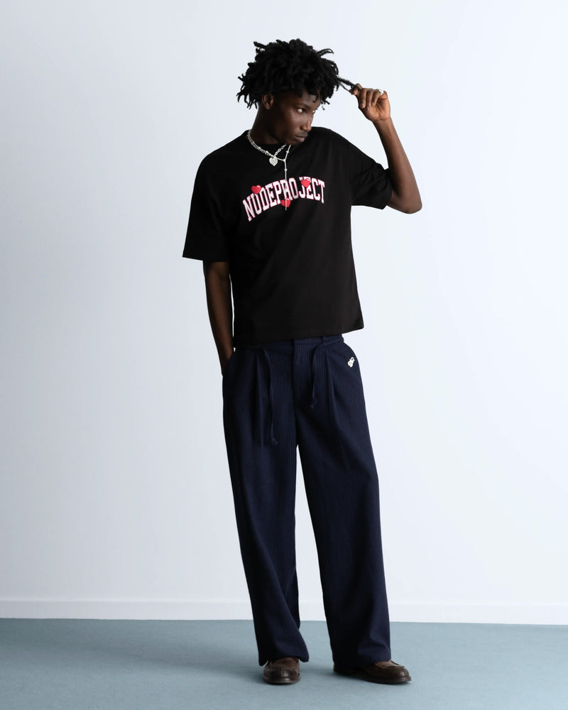 MAN [Model is 1.89 m / 6’2” wearing size M]