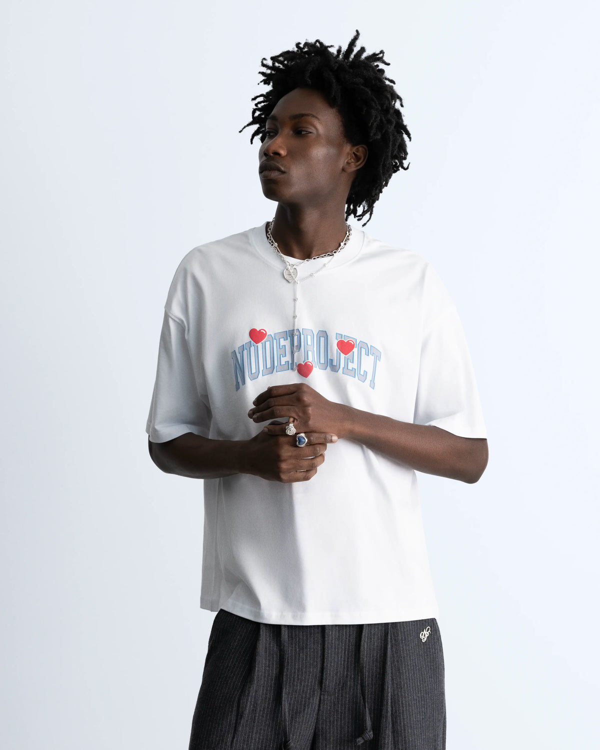 MAN [Model is 1.89 m / 6’2” wearing size M]