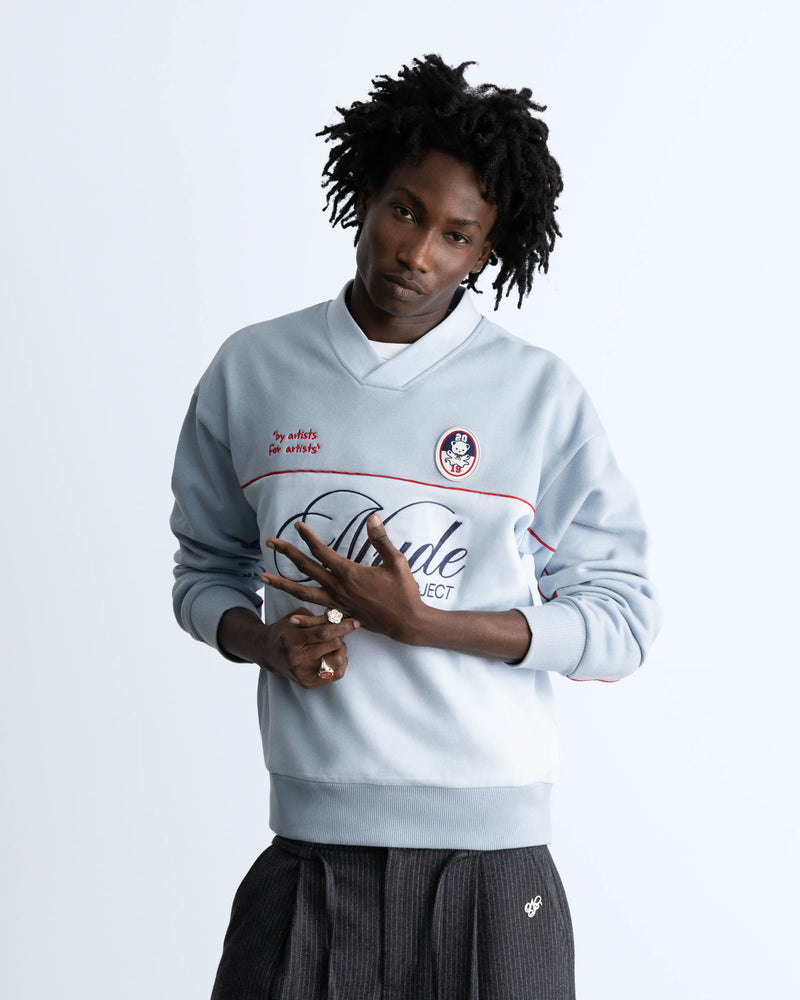 MAN [Model is 1.89 m / 6’2” wearing size L]