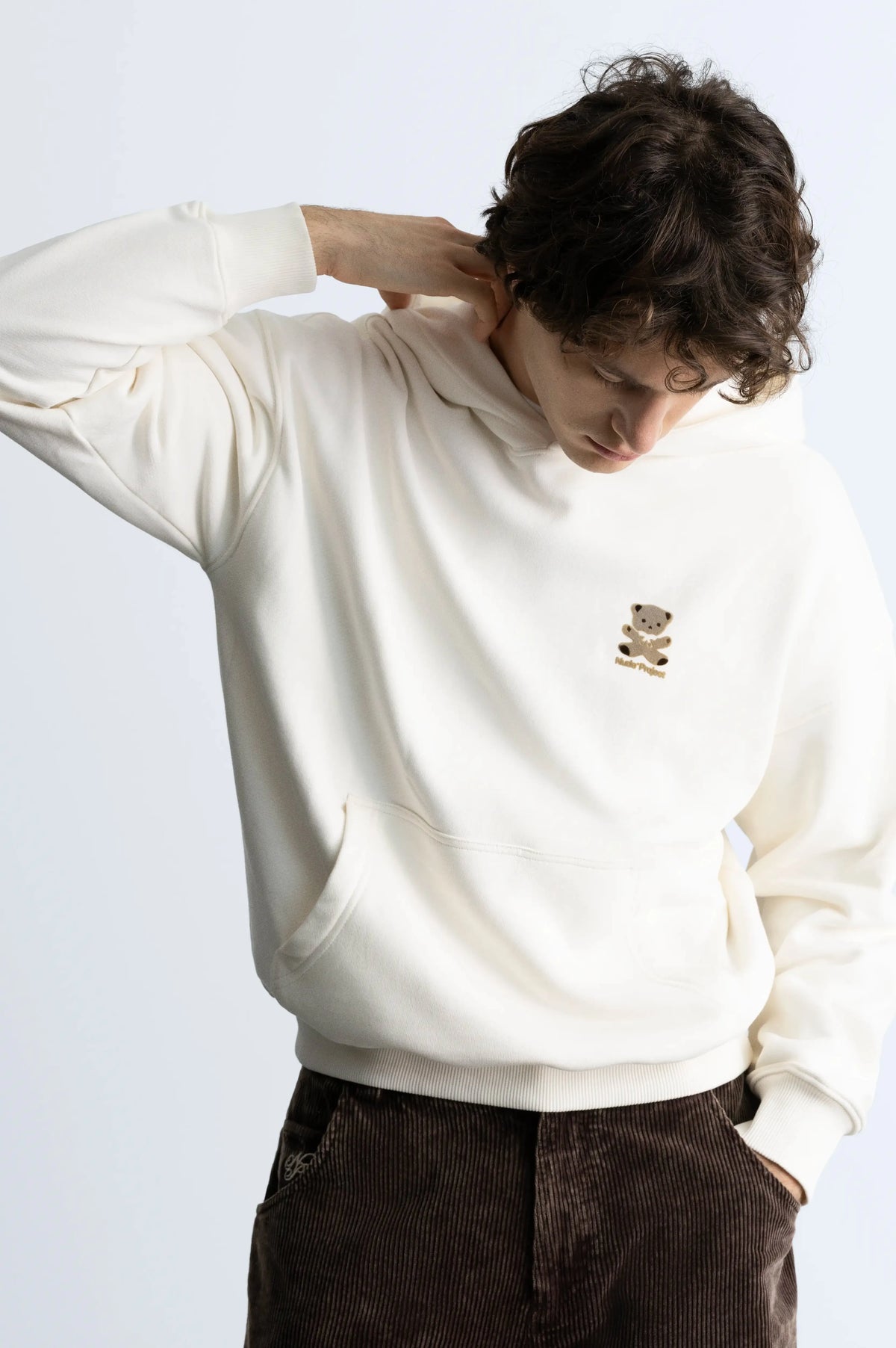 MAN [Model is 1.83 m / 6’0” wearing size M]