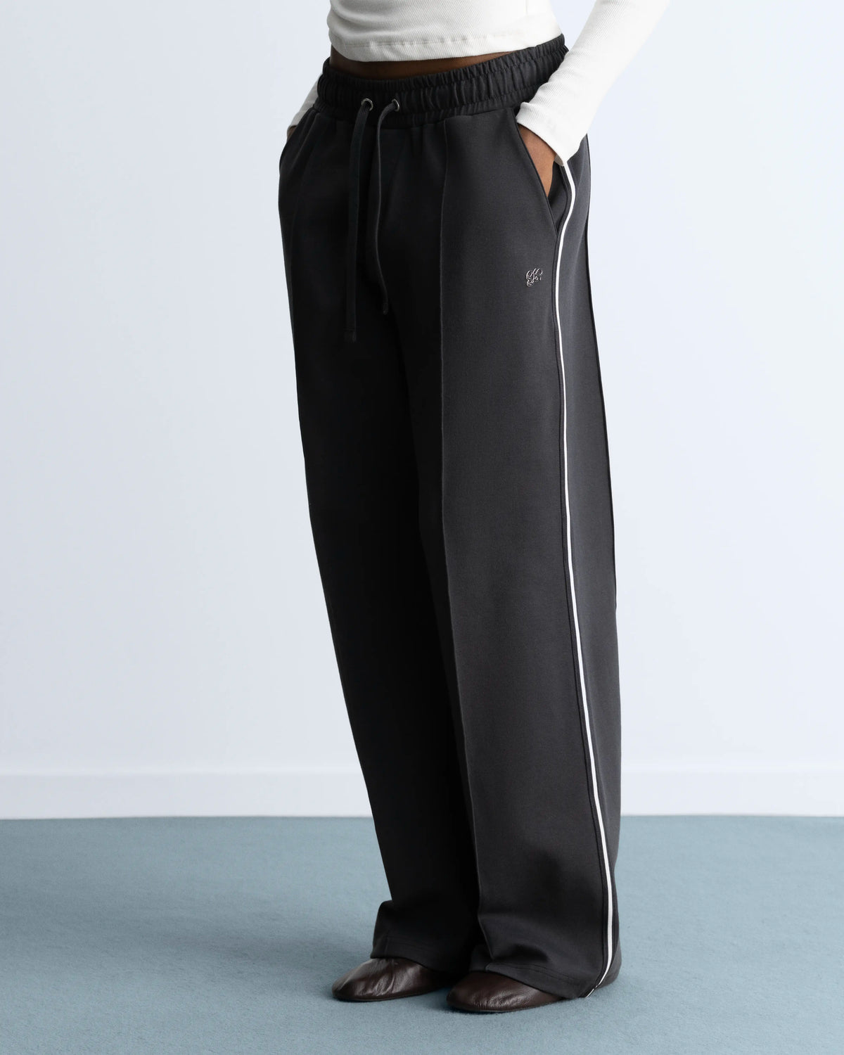 WOMAN [Model is 1.78 m / 5’10” wearing size S]