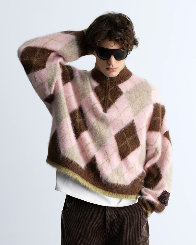 MAN [Model is 1.83 m / 6’0” wearing size M]