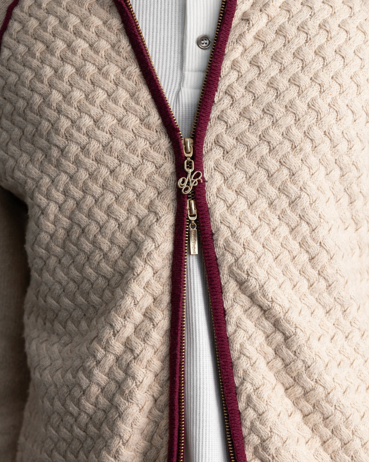 MAN [Model is 1.89 m / 6’2” wearing size M]