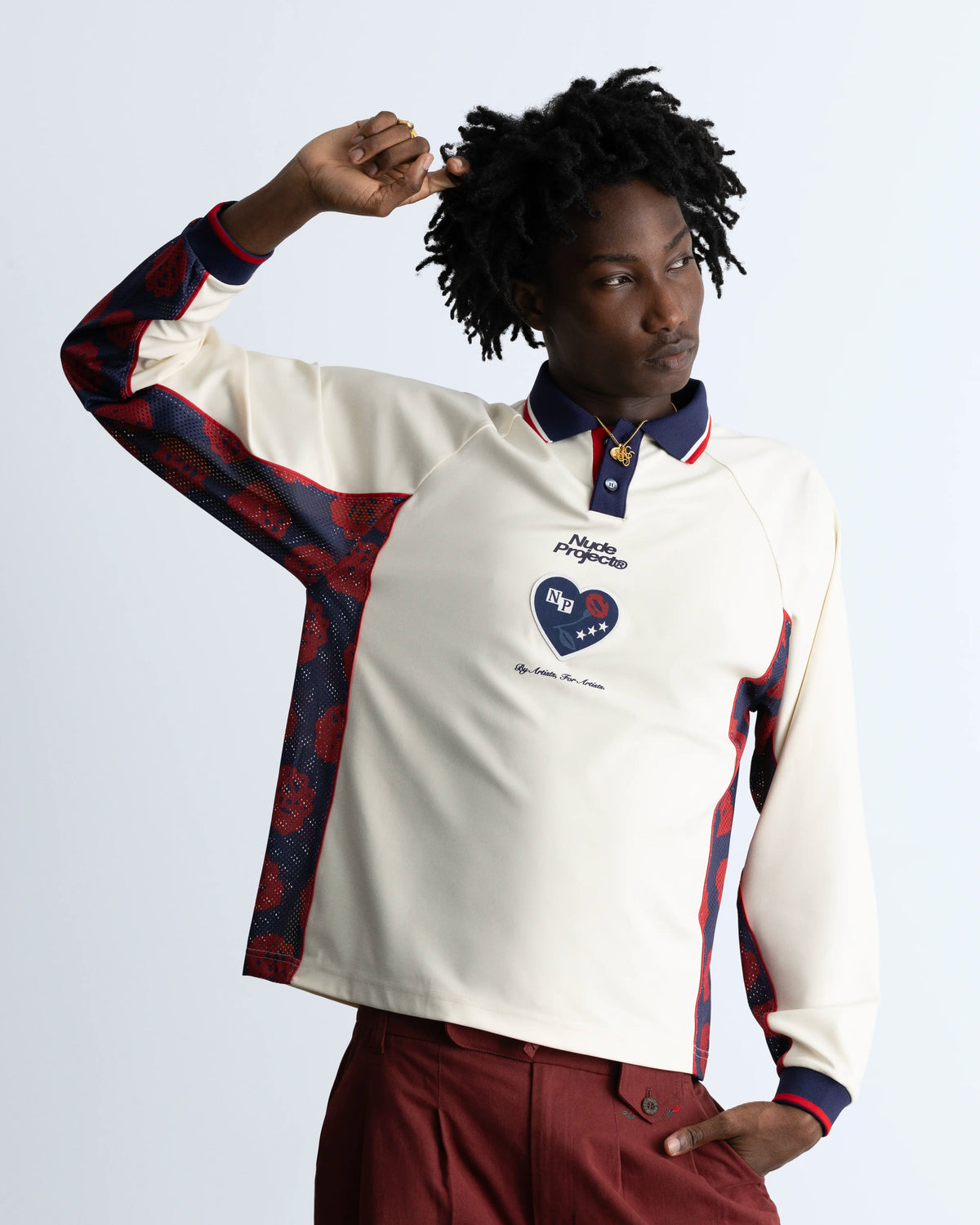 MAN [Model is 1.89 m / 6’2” wearing size M]