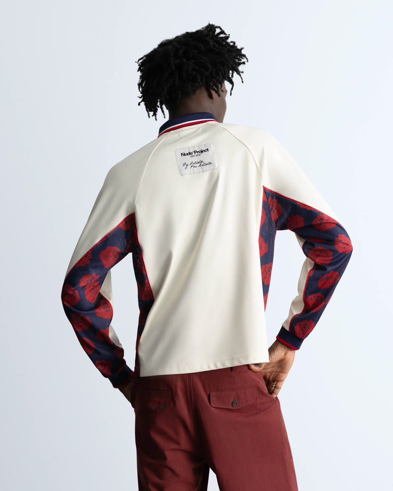 MAN [Model is 1.89 m / 6’2” wearing size M]