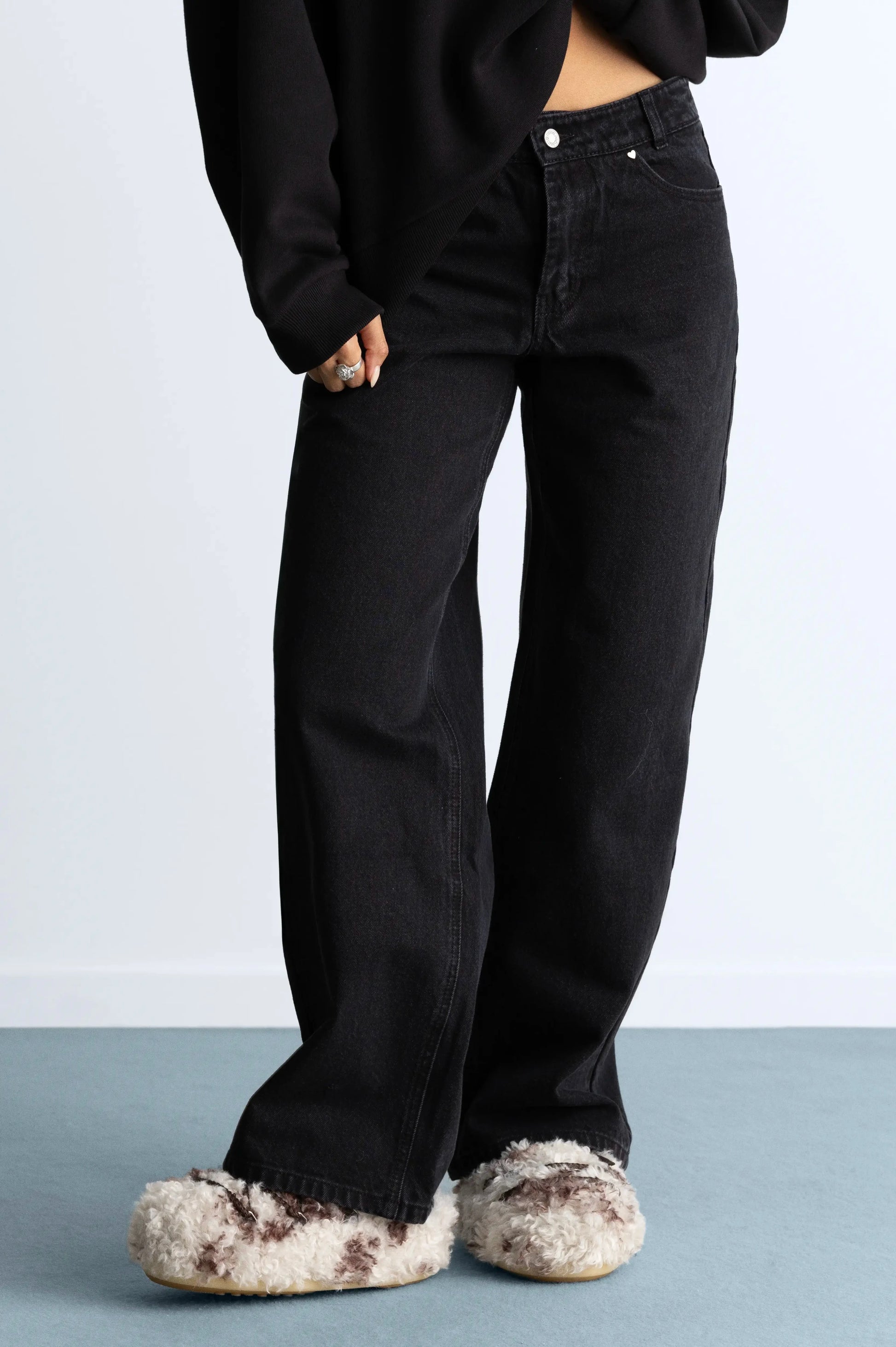 WOMAN [Model is 1.71 m / 5’7” wearing size S]