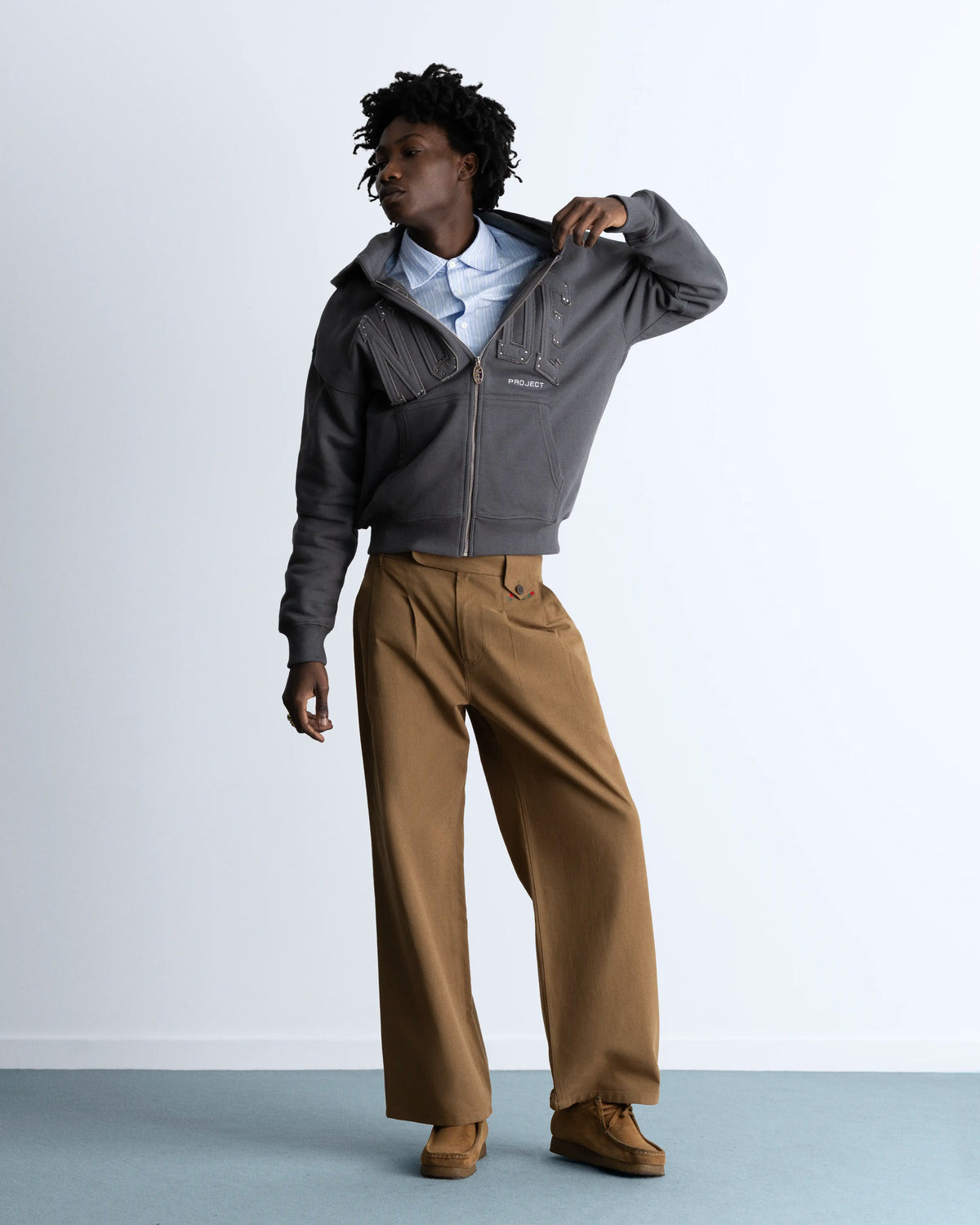 MAN [Model is 1.89 m / 6’2” wearing size M]