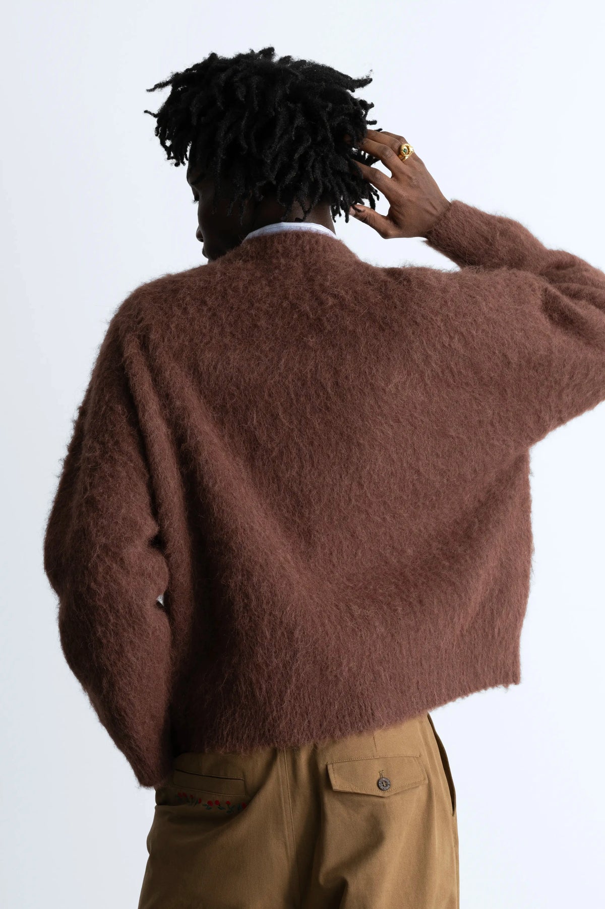 MAN [Model is 1.89 m / 6’2” wearing size M]