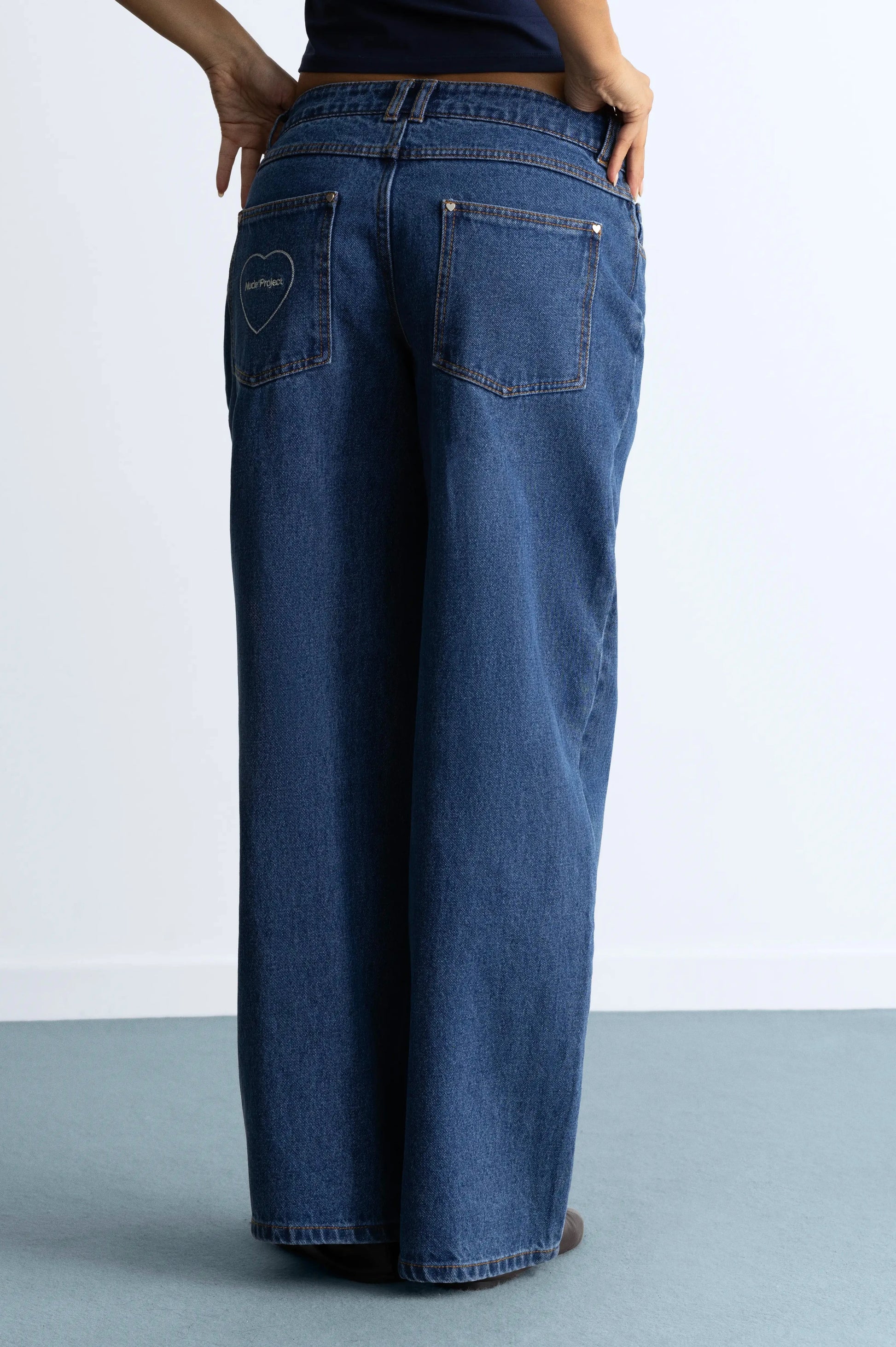 WOMAN [Model is 1.71 m / 5’7” wearing size S]