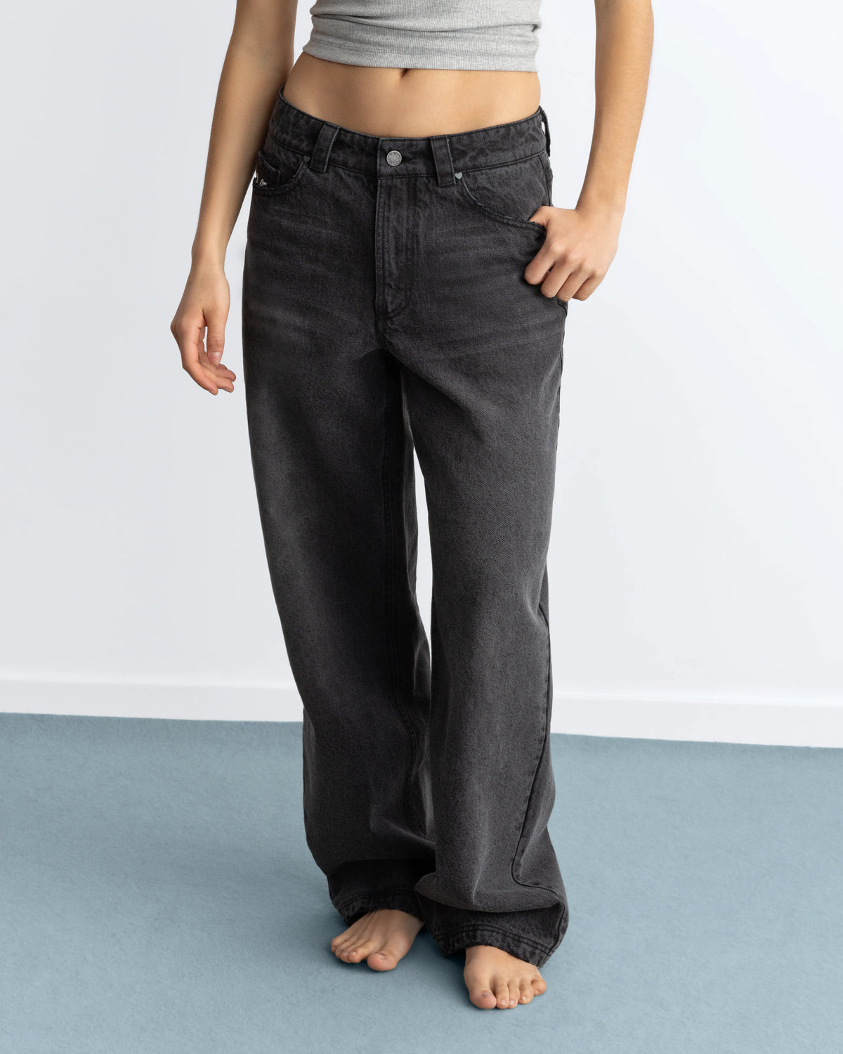 Basic Straight Jeans Black-Black